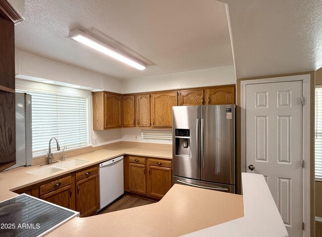Building Photo - 1670 E Gary Dr