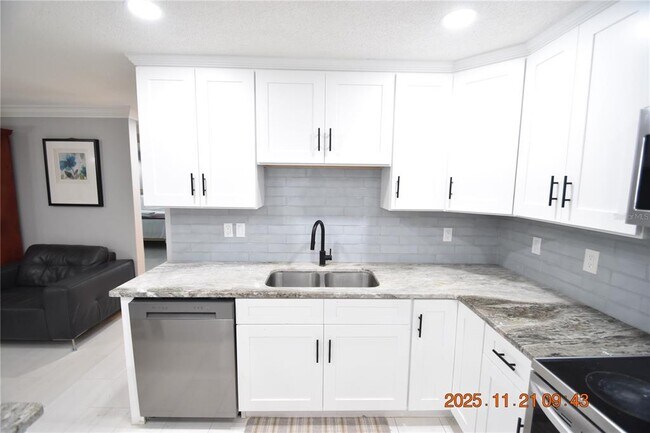 Building Photo - 2513 Gulf Blvd