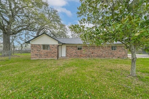 Building Photo - 202 Lakewood Dr