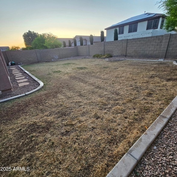 Building Photo - 4522 W Ravina Ln