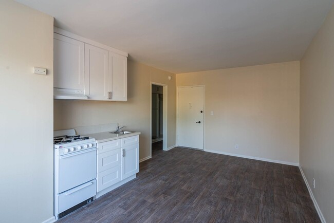 Interior Photo - 9215 - Sepulveda Apts