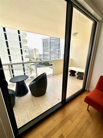 Building Photo - 5757 Collins Ave