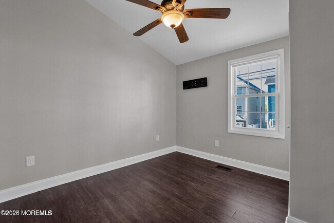Building Photo - 401 Spruce St