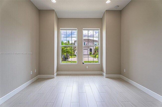 Building Photo - 15431 Goldfinch Cir