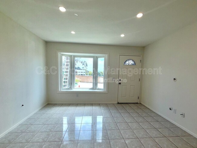 Building Photo - 1862 Hanford Dr