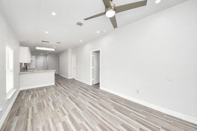 Building Photo - 6613 Morrow St