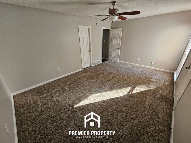 Building Photo - 3006 New London