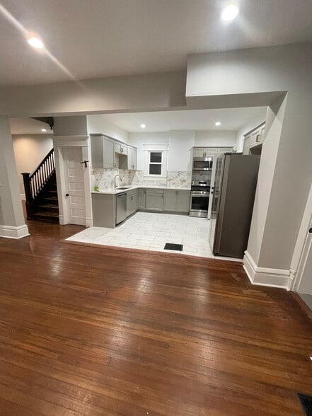 Building Photo - 501 Saint Clair Ave