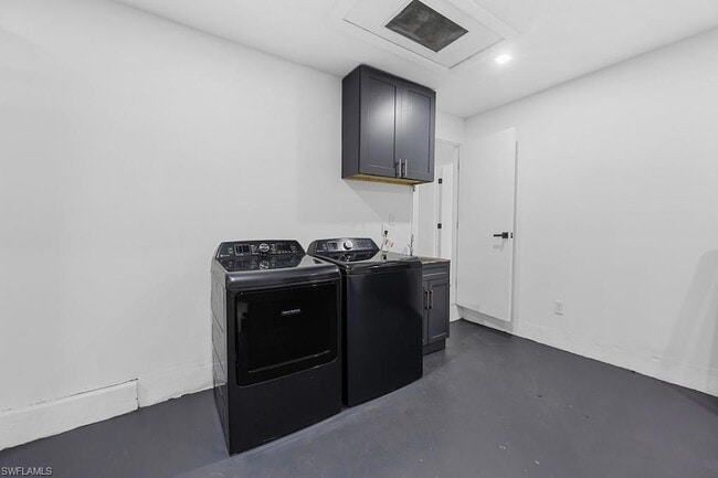Building Photo - 112 Bayshore Dr