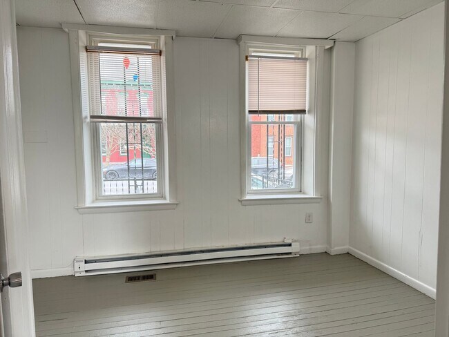 Building Photo - 225 N 3rd St