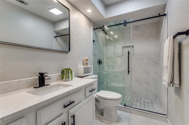 Building Photo - 900 Hillside Ln