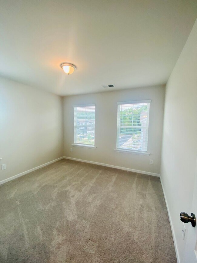 Building Photo - 3BR/3.5 Bath Townhouse in Ballantyne