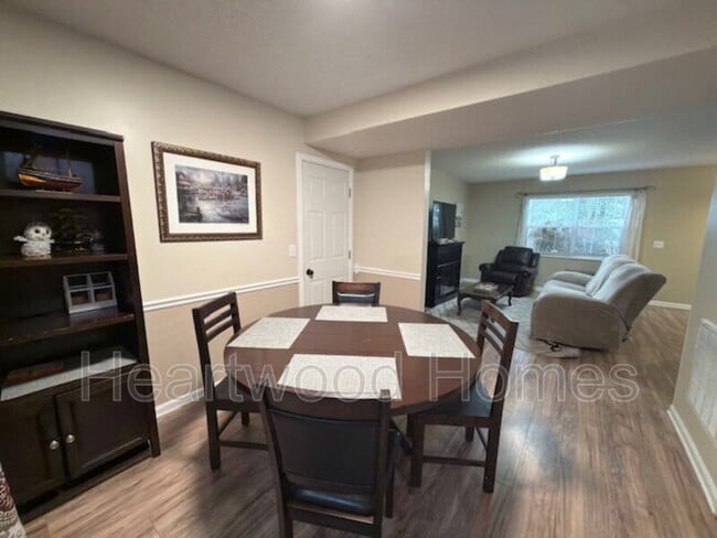 Building Photo - 264 Orchard Hill Dr