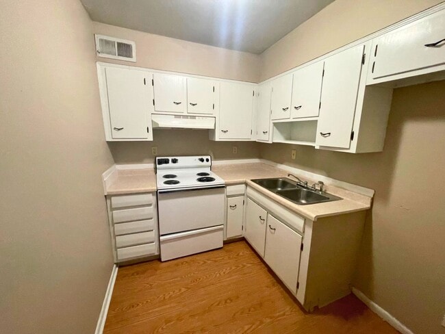 Interior Photo - Orchard Apartments