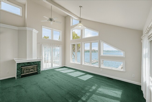 Building Photo - 542 S Woodland Dr