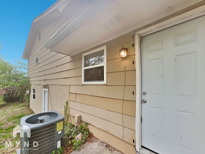 Building Photo - 7006 Vesta Way