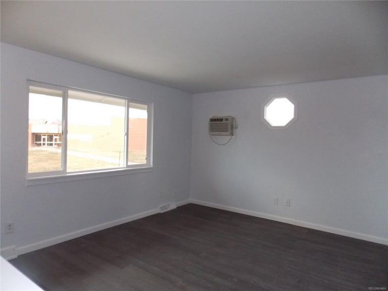 Building Photo - 3618 E 91st Ave