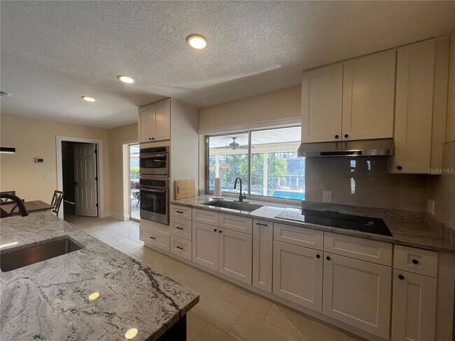 Building Photo - 2533 Rio Tiber Dr