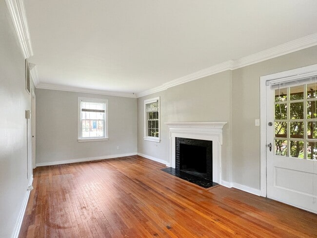 Building Photo - Charming 3-Bedroom Brick Colonial in Edgewood