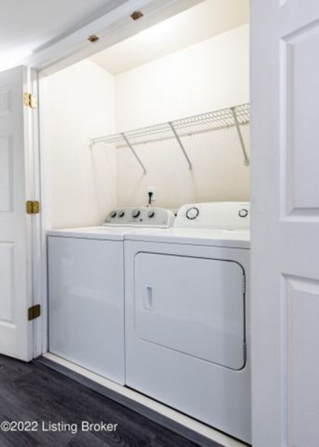 Building Photo - Cute 2 bedroom 2 bath Condo