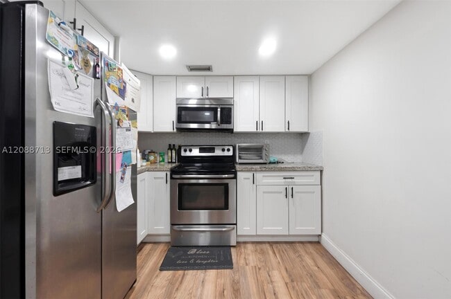 Building Photo - 555 NE 123rd St