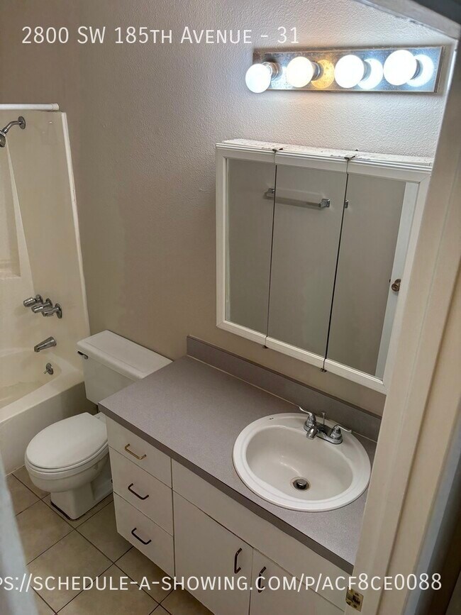 Building Photo - 2br Downstairs Unit - ALOHA CREST APTS Wat...