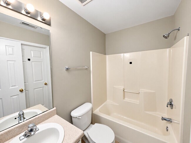Building Photo - 1342 Pinnacle Ln