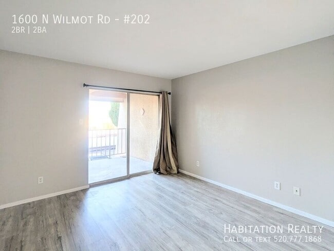 Building Photo - 1600 N Wilmot Rd