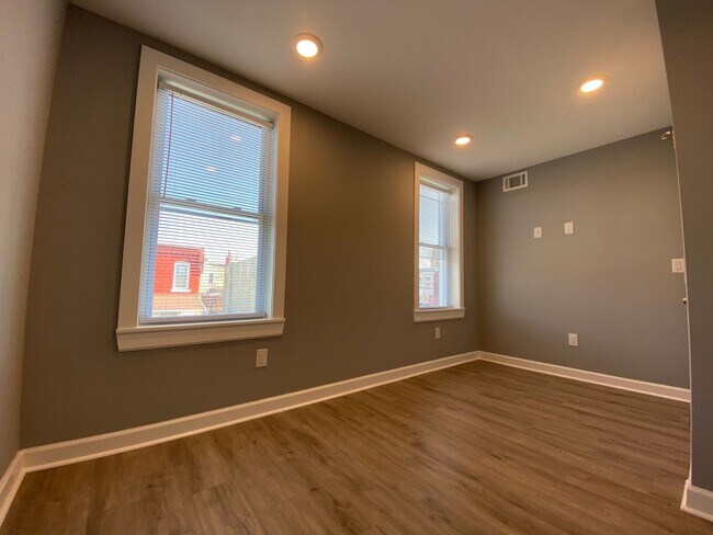 Building Photo - 5404 Delancey St