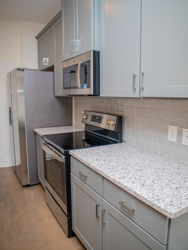 Building Photo - 6444 Scudders Dr