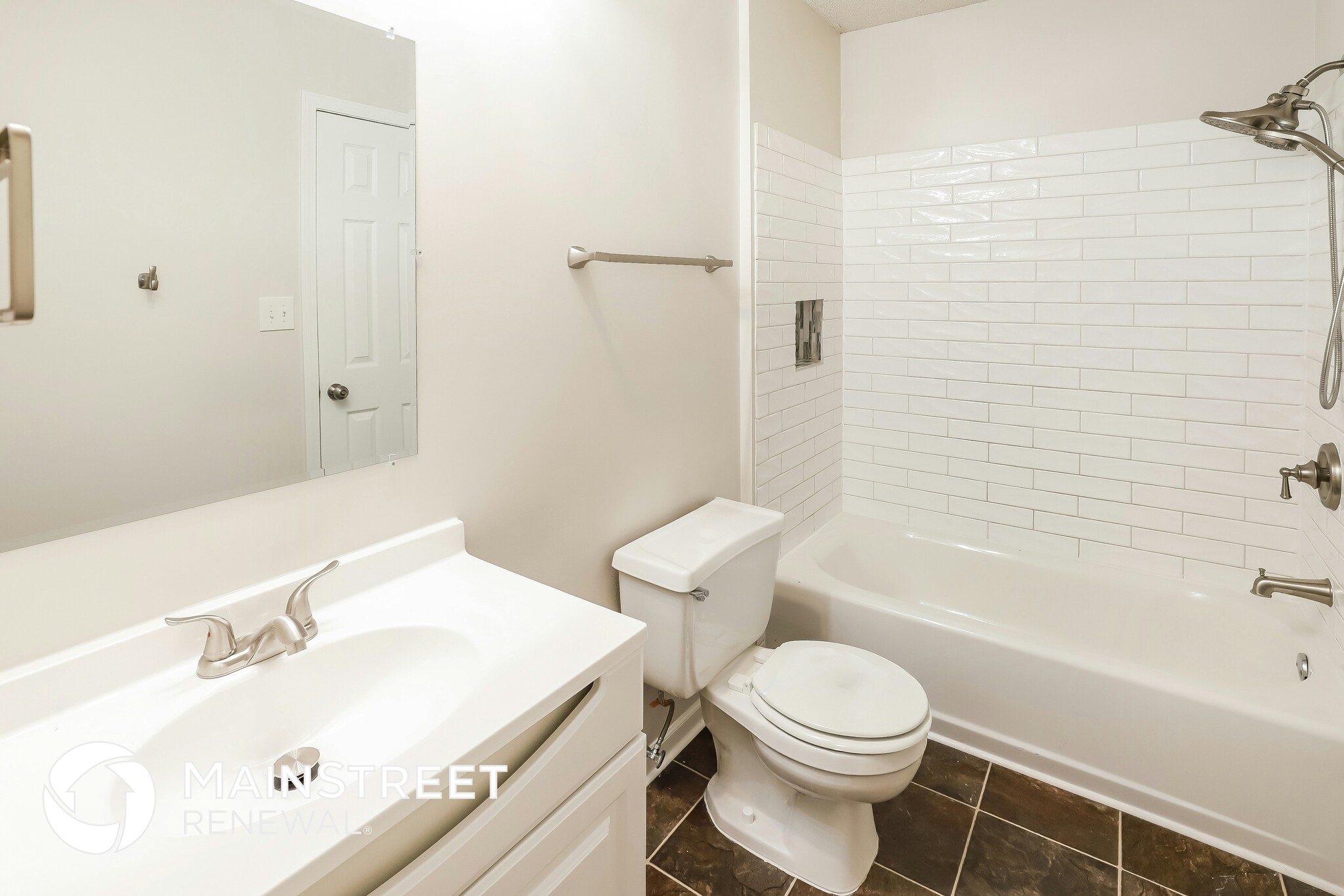 Building Photo - 14805 E Nickell Ave