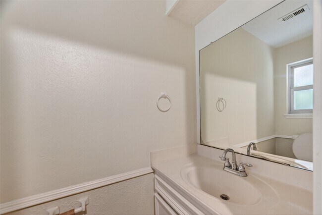 Building Photo - 13618 Jessica Ln