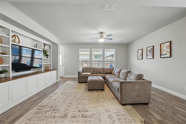 Building Photo - 809 Shepperton Wy