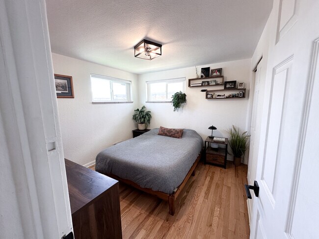 Main Level Bedroom 1 - 525 Perry St