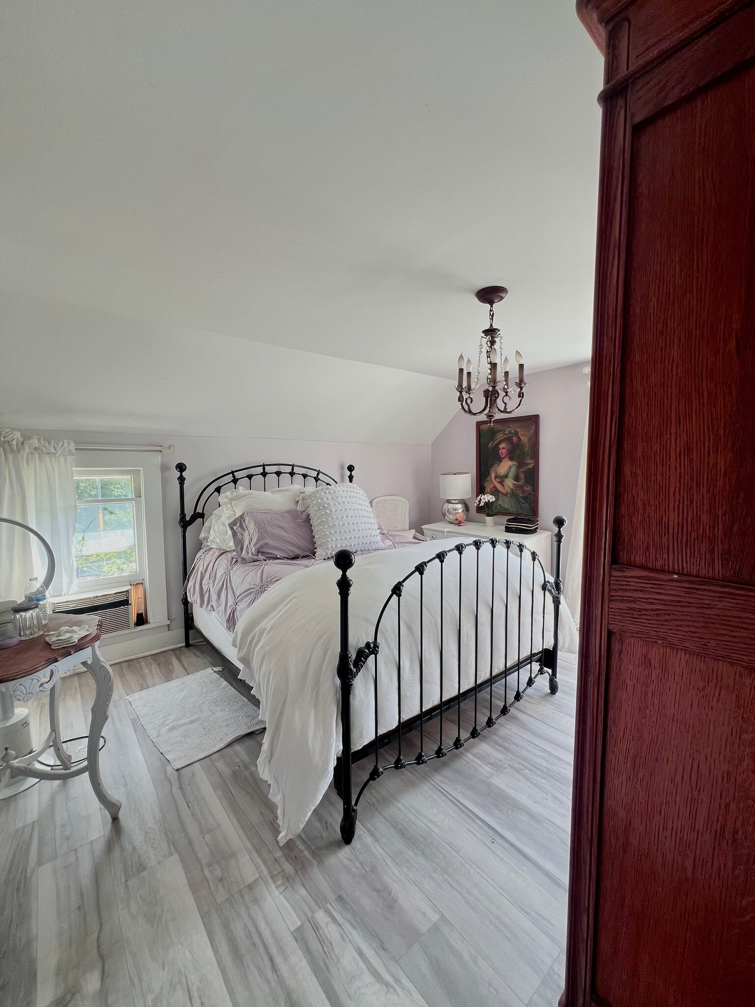 Main Bedroom with private Terrace - 822 E Kensington Rd