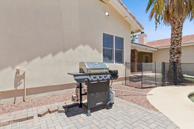 Building Photo - 8611 W Foothill Dr