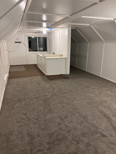 Building Photo - 538 Van Buren Ave