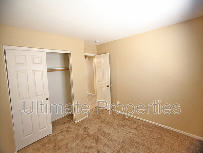 Building Photo - 2333 W Maldonado Dr