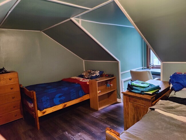 Building Photo - 721 E Emerson St