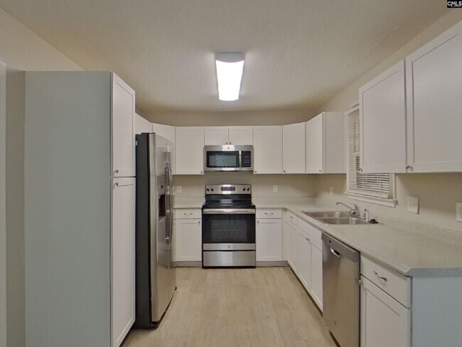 Building Photo - 204 Kemsing Rd