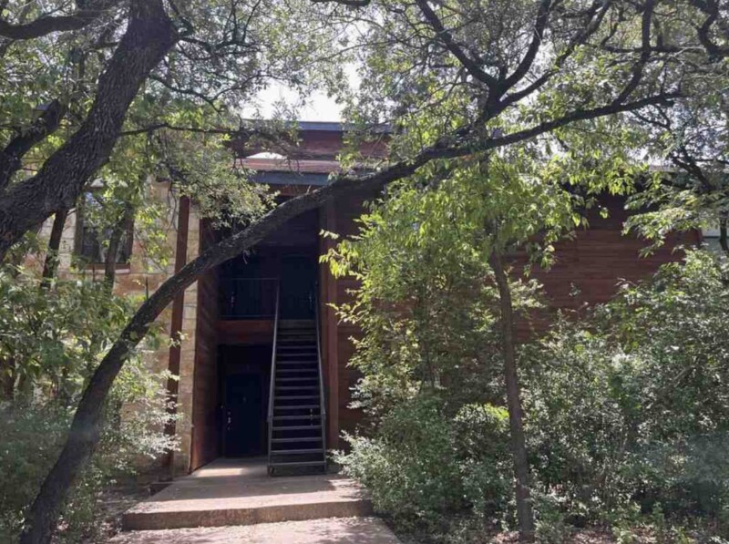 Building Photo - 4711 Spicewood Springs Rd