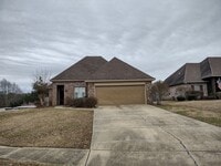 Building Photo - 446 Ash Tree Ln