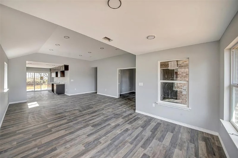 Building Photo - 1100 Primrose Dr