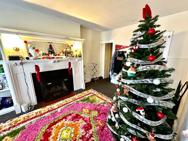 Building Photo - 7 Miner St