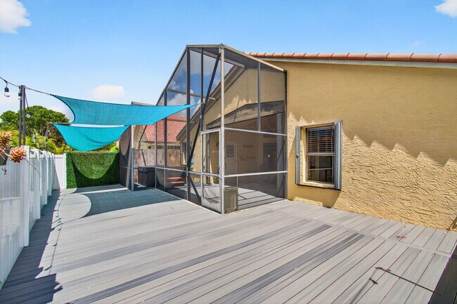 Building Photo - 10332 Islander Dr
