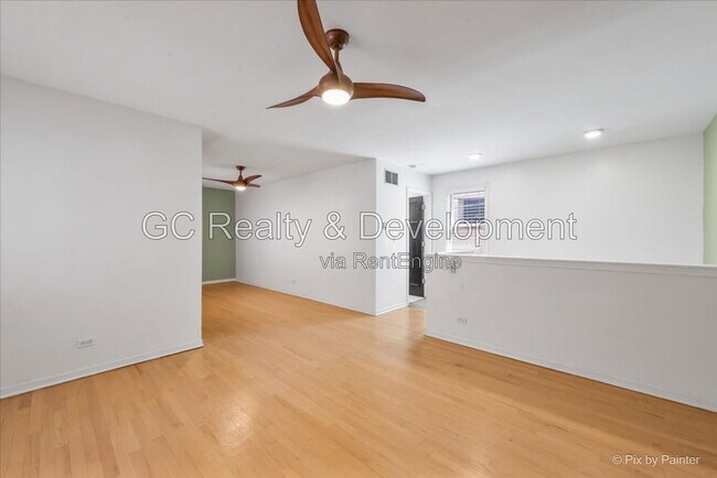 Building Photo - 832 W Barry Ave