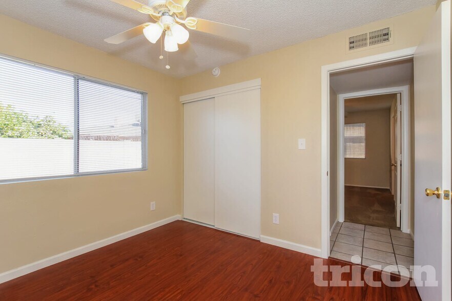 Building Photo - 5526 W Angela Dr