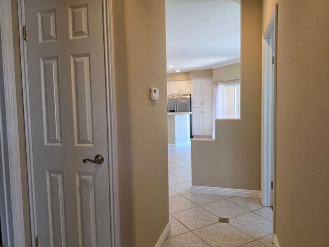Building Photo - 28436 Yosemite Dr
