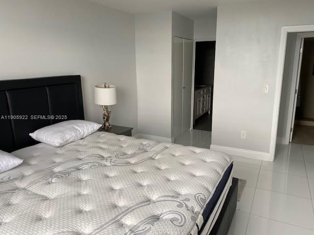 Building Photo - 2500 NE 135th St