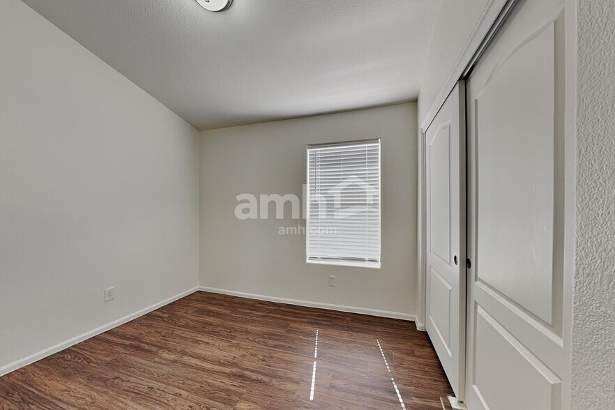 Building Photo - 10262 W Patrick Ln